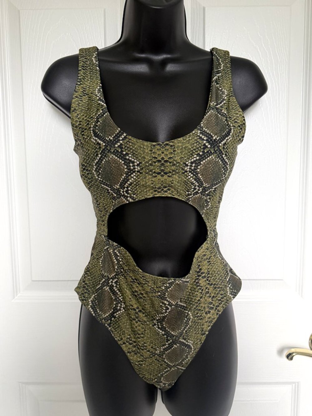 NWOT Snake Print Cut-Out One Piece Swimsuit - Green / Medium